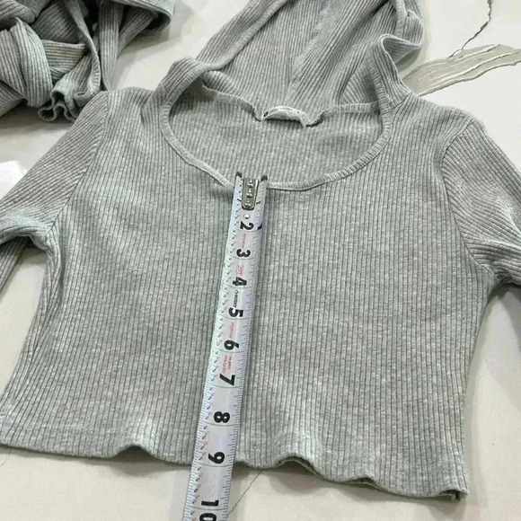 Zaful Sports Cropped hooded gray long sleeve top and free pants leggings size 8 - Picture 10 of 11
